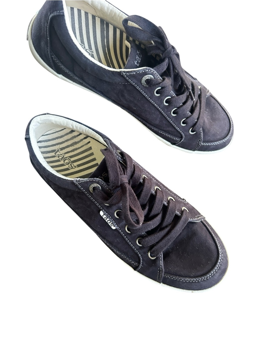 Taos Moc Star 2 distressed black low top sneakers lace up skater size 9.5 ladies - Picture 2 of 10